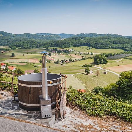 Authentic Countryside Villa With Hot Tub Veliki Kamen Exteriör bild