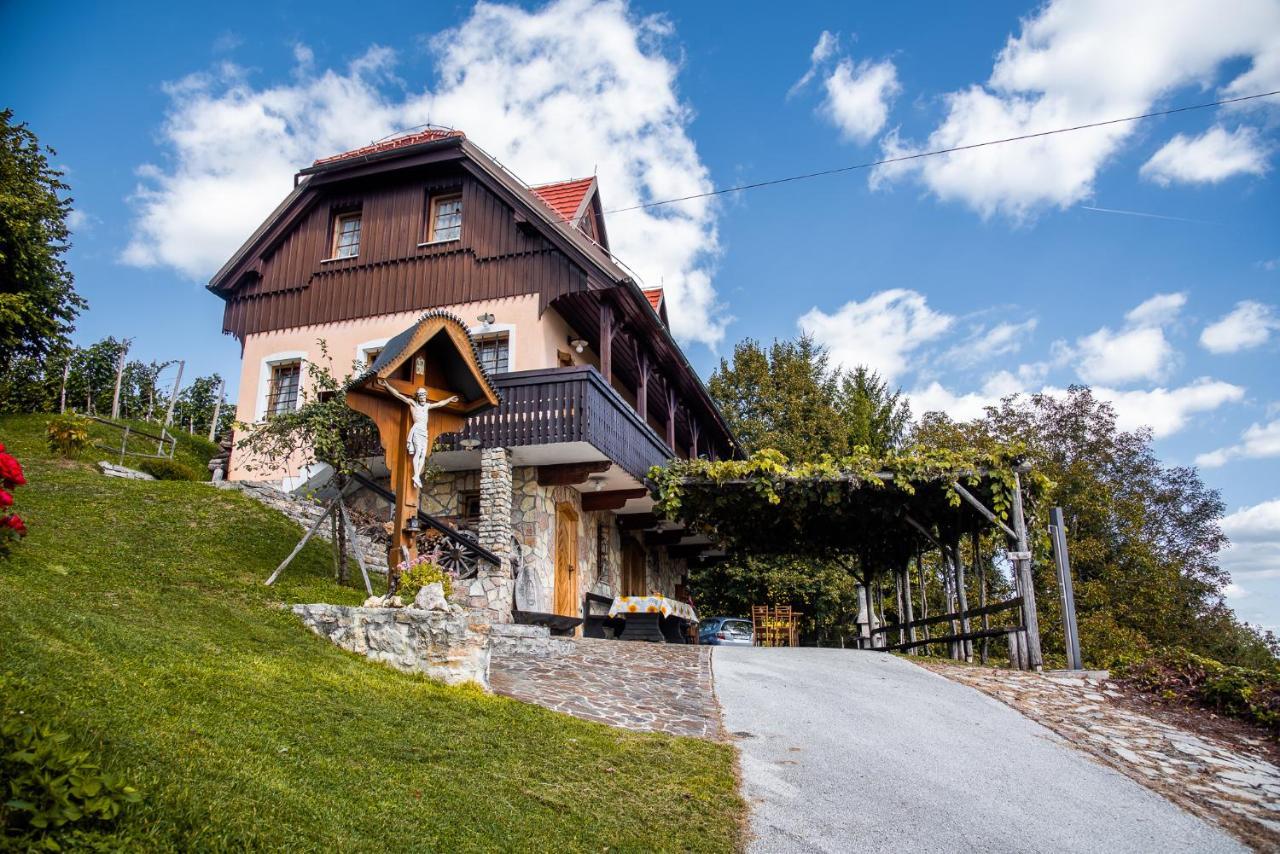 Authentic Countryside Villa With Hot Tub Veliki Kamen Exteriör bild